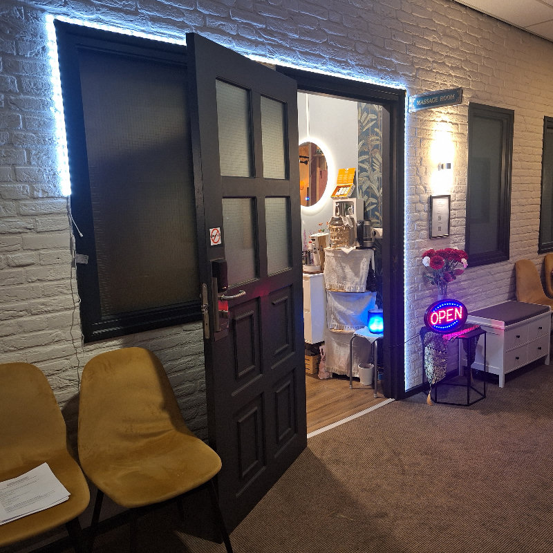 Impressie van de ingang van de Thaise massagesalon